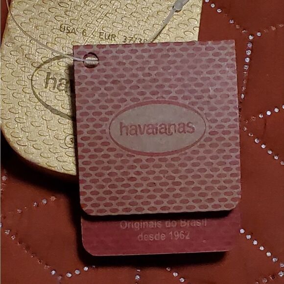 Havaianas Flip Flop- White/Florescent Glac Green and Gold- Size 5/6 - Picture 5 of 10